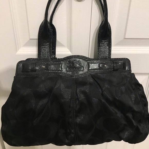 Black Coach purse (elegant) - Picture 4 of 4